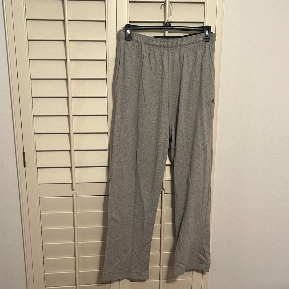 4/$25 SALE MEN’s Champion Large Heather Gray Sweatpants Loungewear